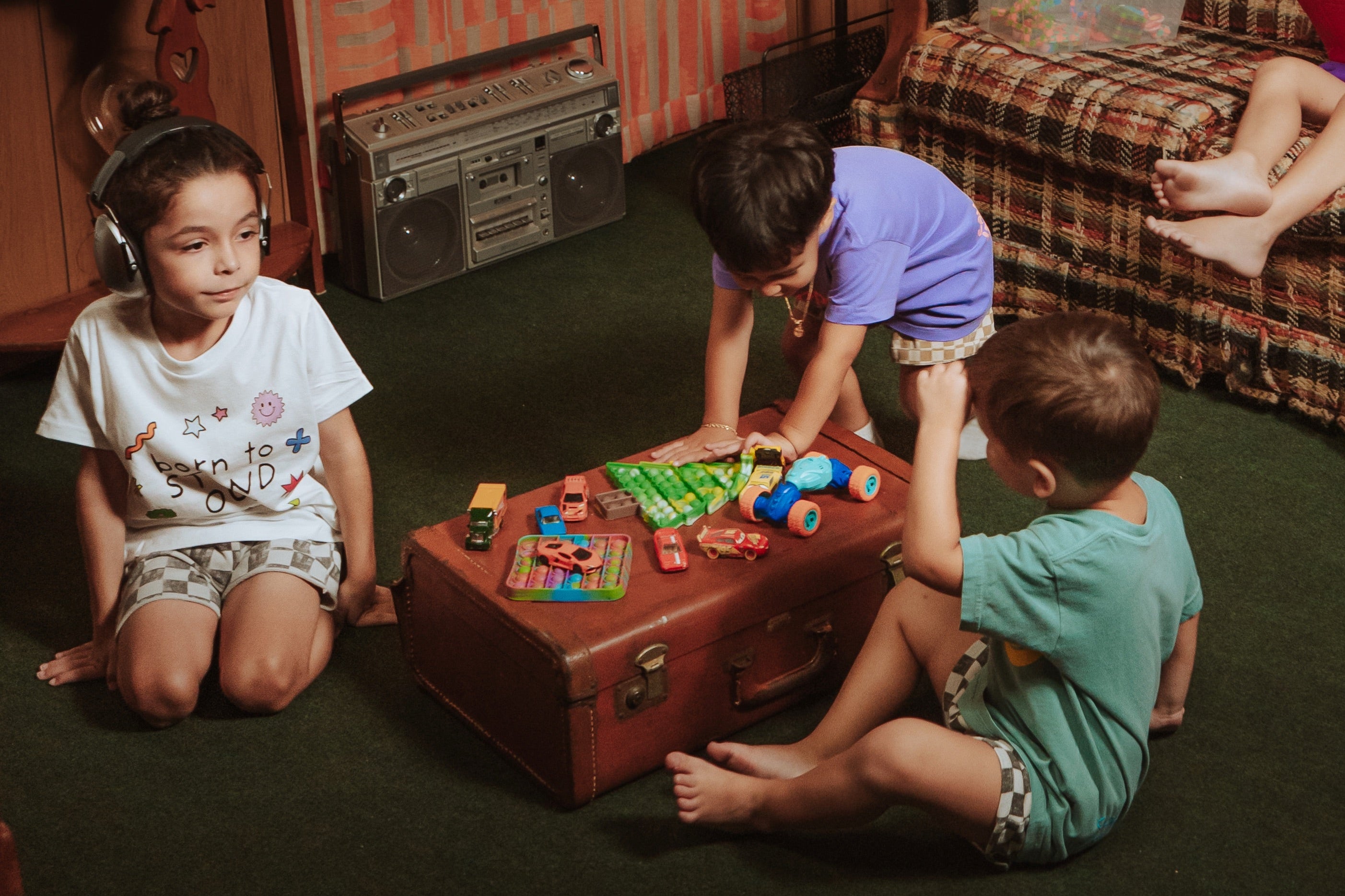 Youth "Born To Stand Out" T-Shirt